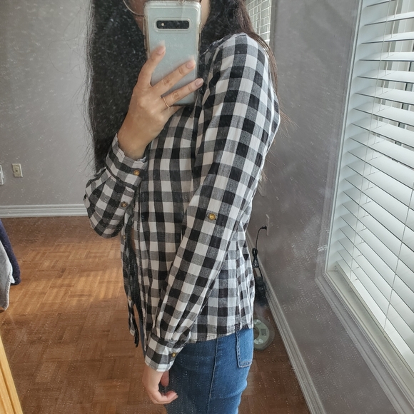 6 (US) Checkered Button Down Shirt - Picture 4 of 4